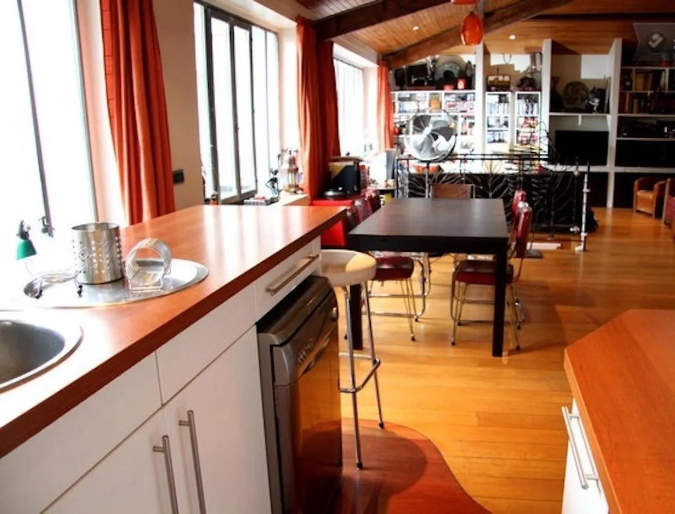 Loft Character With A View Of Court